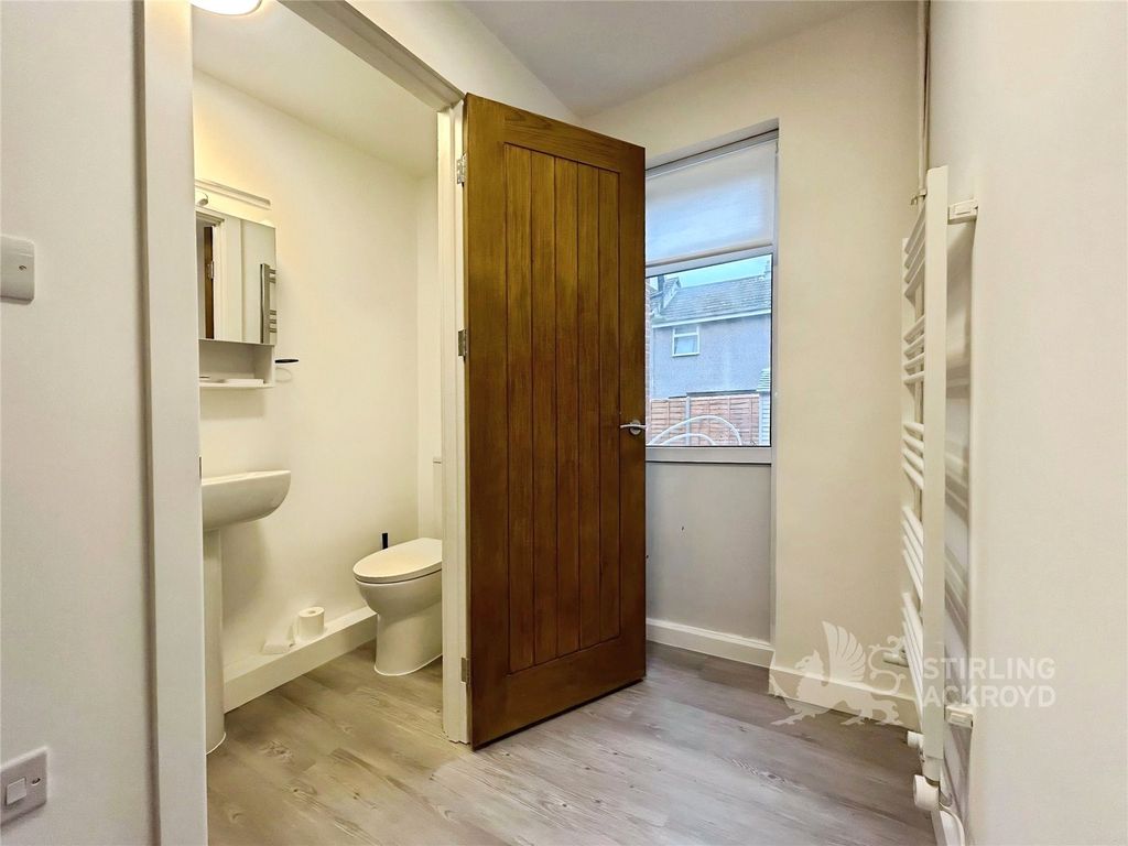 Property photo 3 of 6 Bedroom