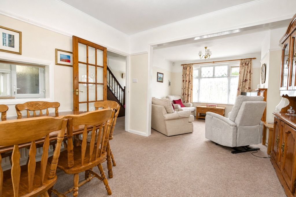 Property photo 2 of 17 Picture No. 25