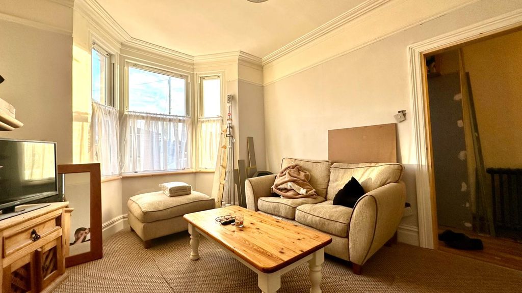 Property photo 2 of 6 LG6Zegohj0Ioh3l7Hsbcpw