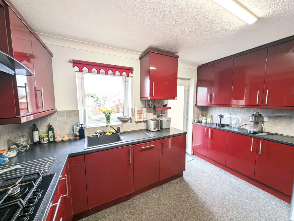 Property photo 2 of 8 Picture No. 23