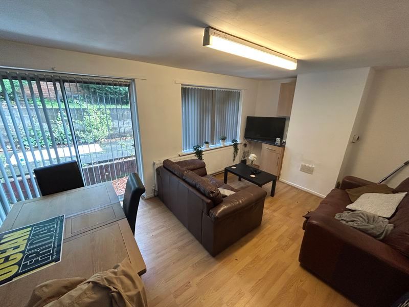 Property photo 1 of 8 Photo 17