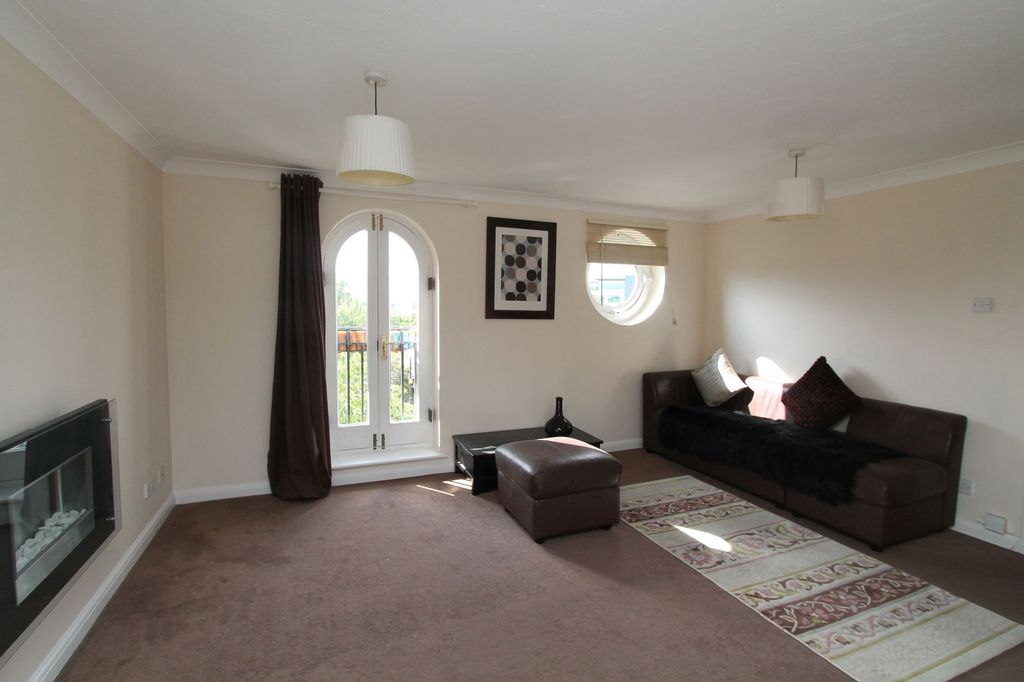 Property photo 3 of 8