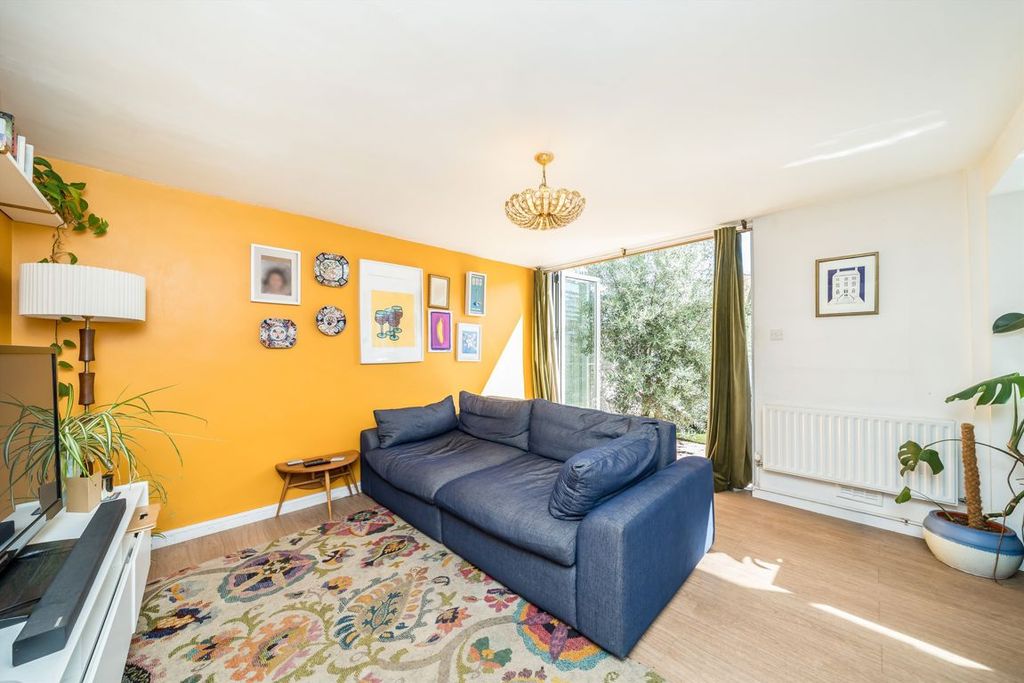 Property photo 3 of 7