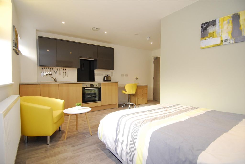 Property photo 3 of 10 Beaumont Square012.Jpg