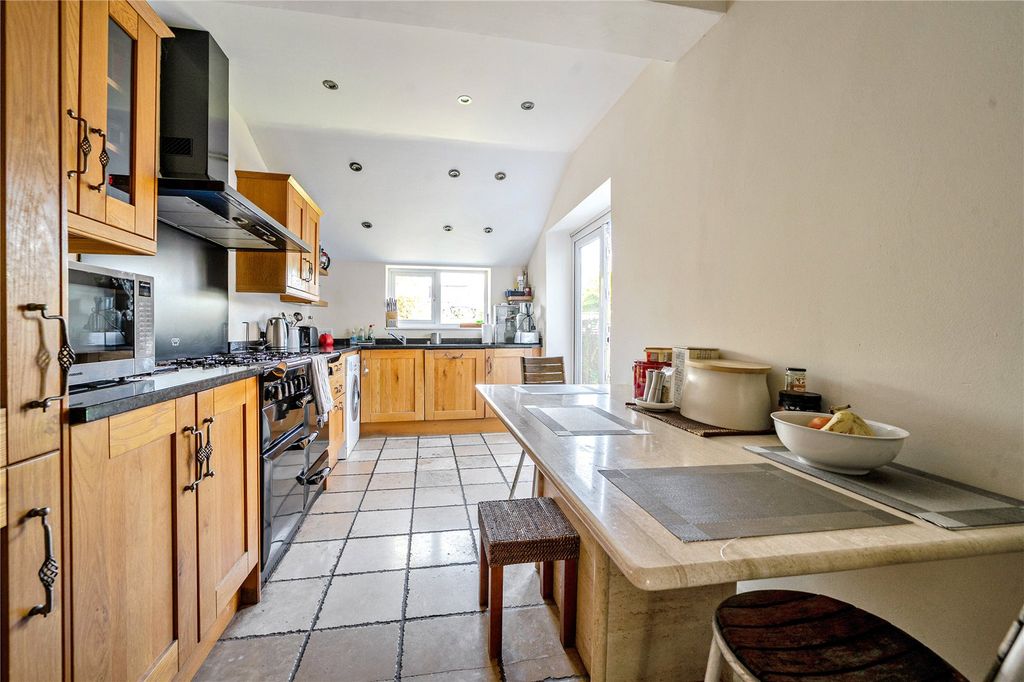 Property photo 2 of 14 Picture No. 21