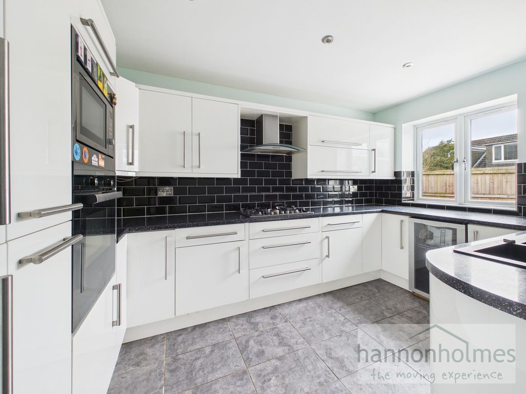 Property photo 2 of 51 Cam05283G0-Pr0146-Still017