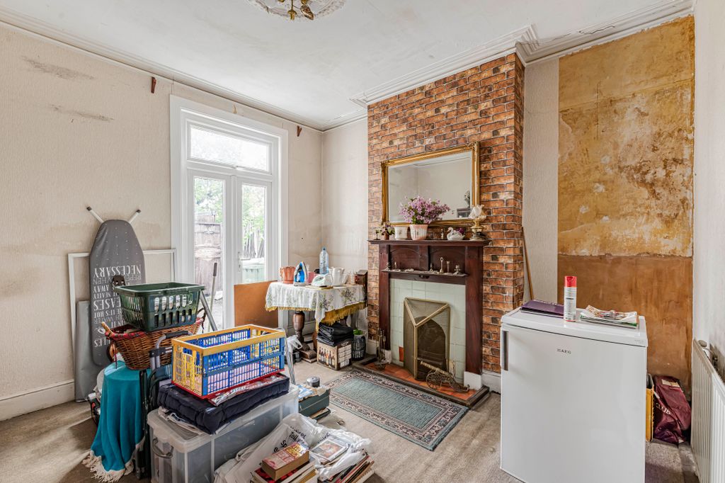 Property photo 3 of 18 Dining Room