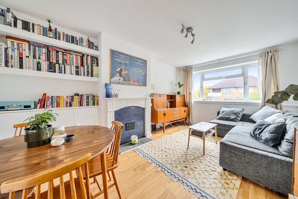 Property photo 2 of 18 1361041-18-68F255...