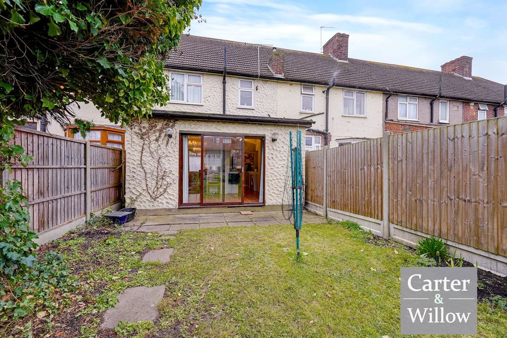 Property photo 2 of 17