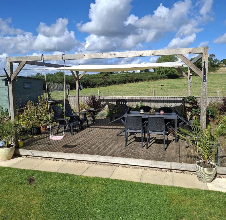 Property photo 2 of 11 Picture No. 15