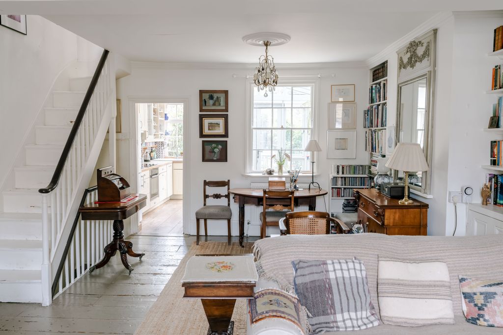 Property photo 2 of 19