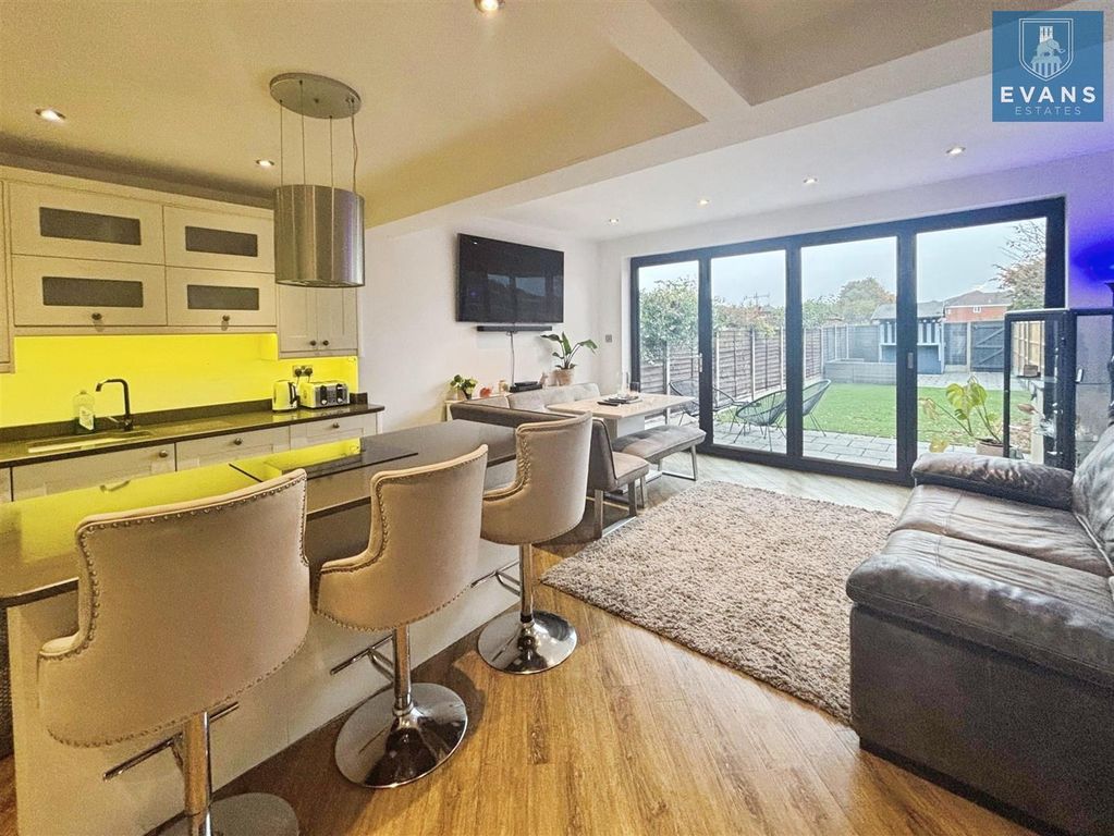 Property photo 2 of 26 Kitchen Diner