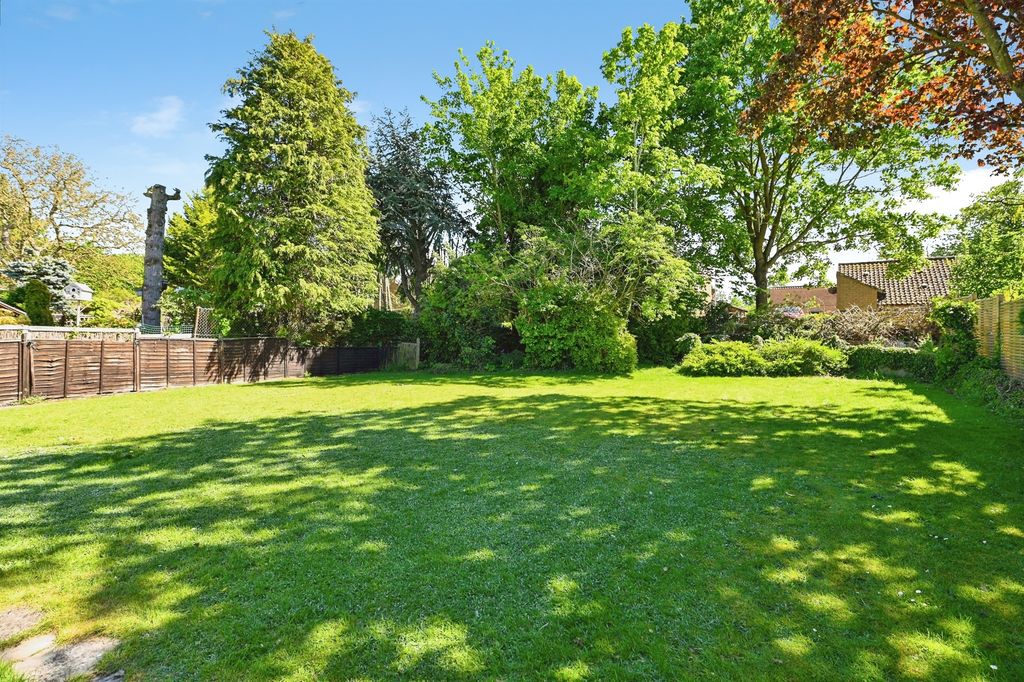 Property photo 2 of 19