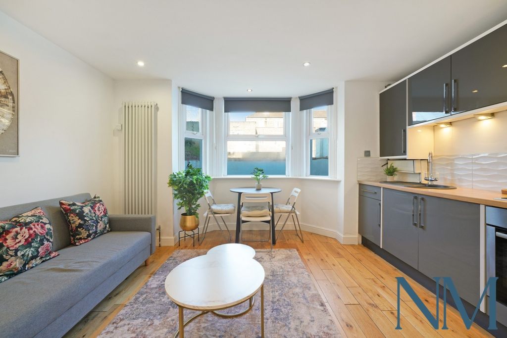 Property photo 1 of 9 Chain-Free 1-Bed Apartment | Sydenham Rd, Croydon