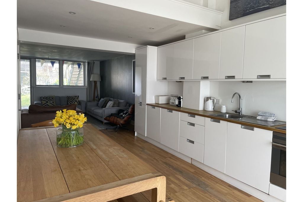 Property photo 2 of 15 Kitchen/Diner