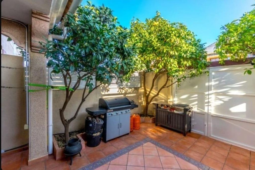 Property photo 2 of 23