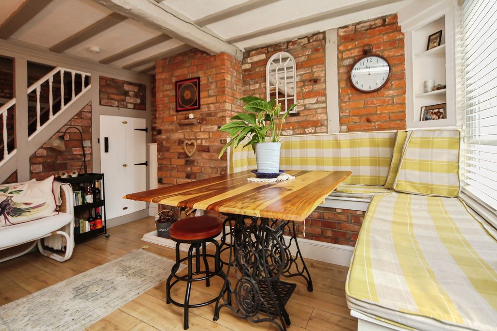 Property photo 2 of 25 Dining Room