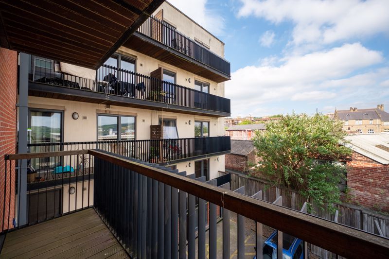 Property photo 2 of 10 Balcony