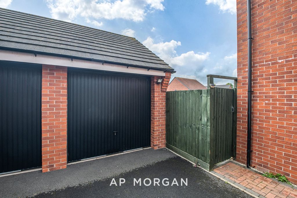 Property photo 3 of 21 Picture No. 04