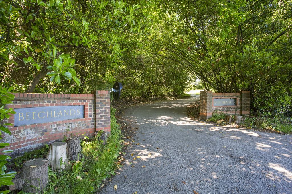 Property photo 3 of 26 Beechlands