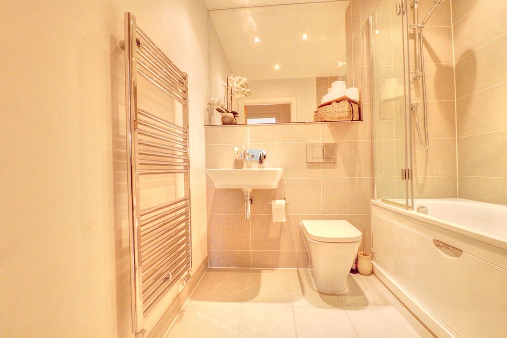 Property photo 3 of 7 Picture No. 14