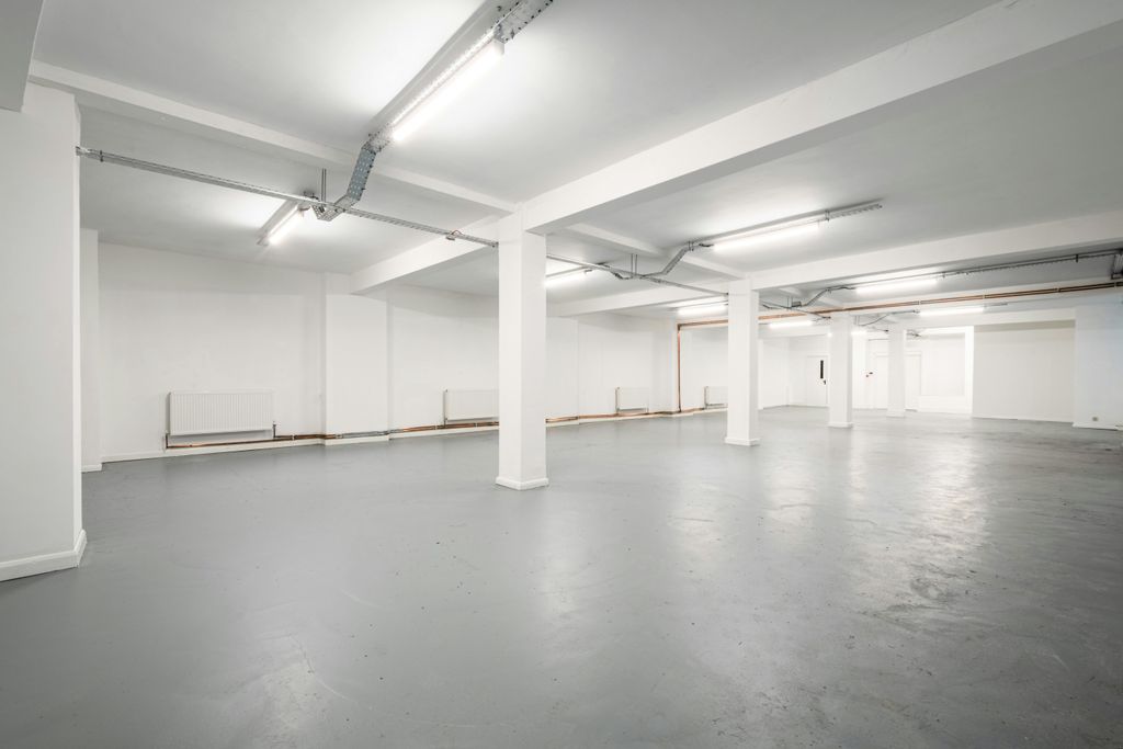 Property photo 3 of 11 Universal Hse B002W - Low Res 3.Jpg