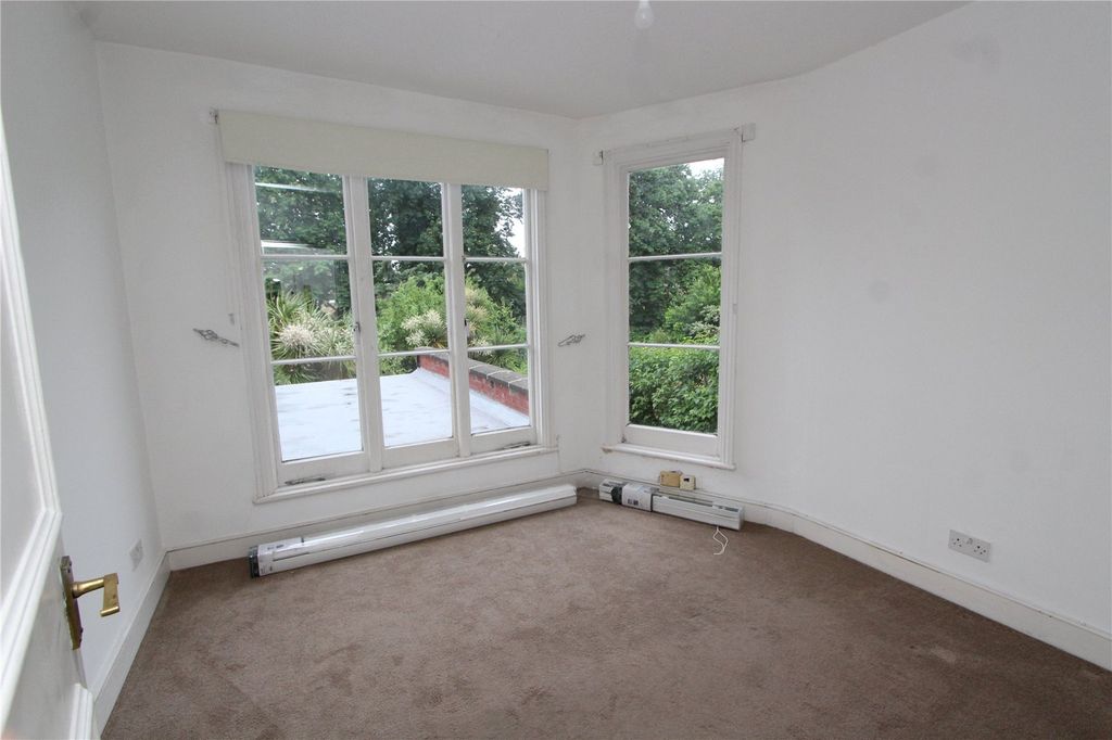 Property photo 3 of 8 Picture No. 01