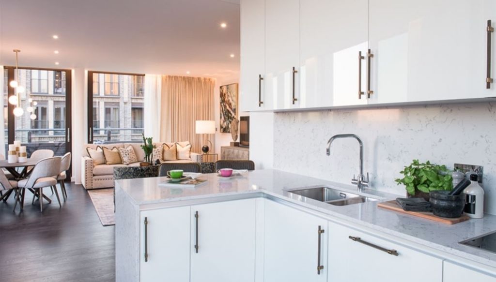 Property photo 3 of 13 Living 2