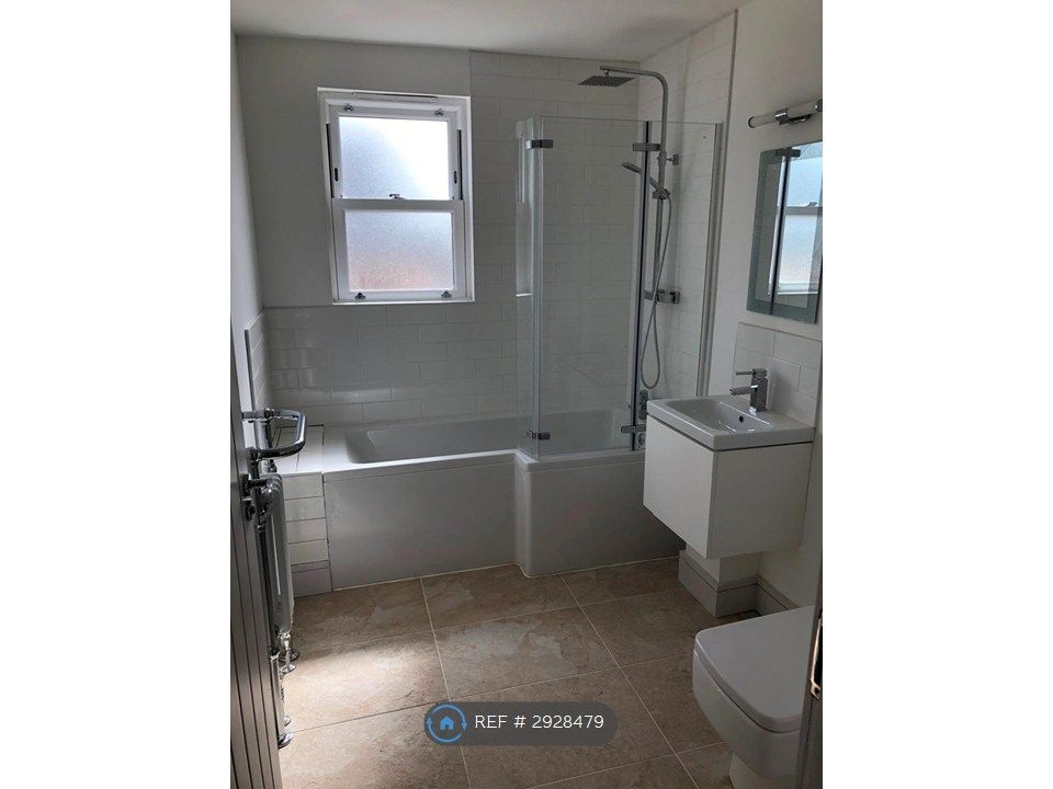 Property photo 2 of 10 Bathroom