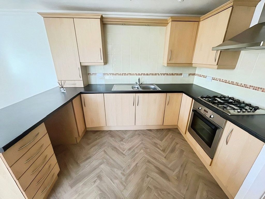 Property photo 3 of 9 Kitchen