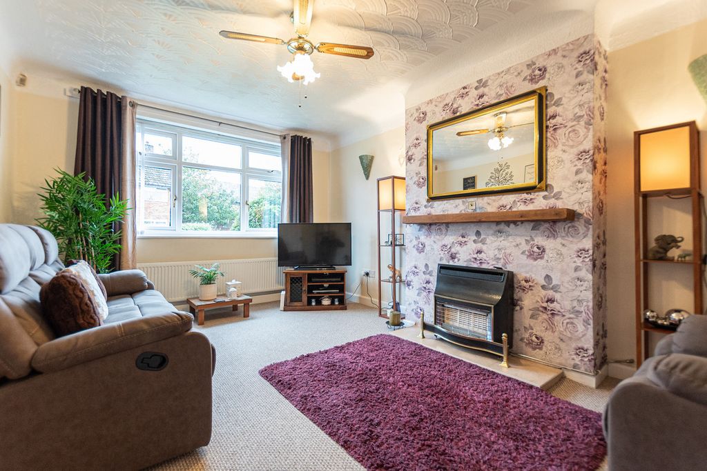 Property photo 3 of 24