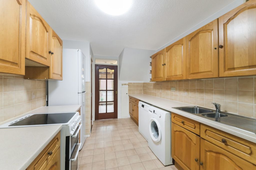 Property photo 3 of 15 Kitchen