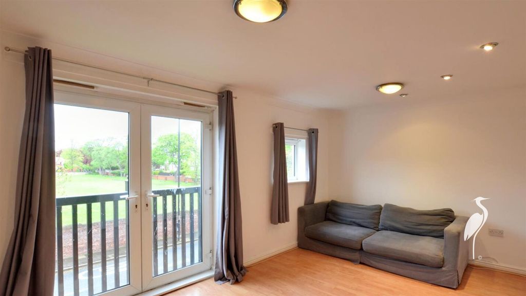 Property photo 2 of 8 Lounge/Dining Room