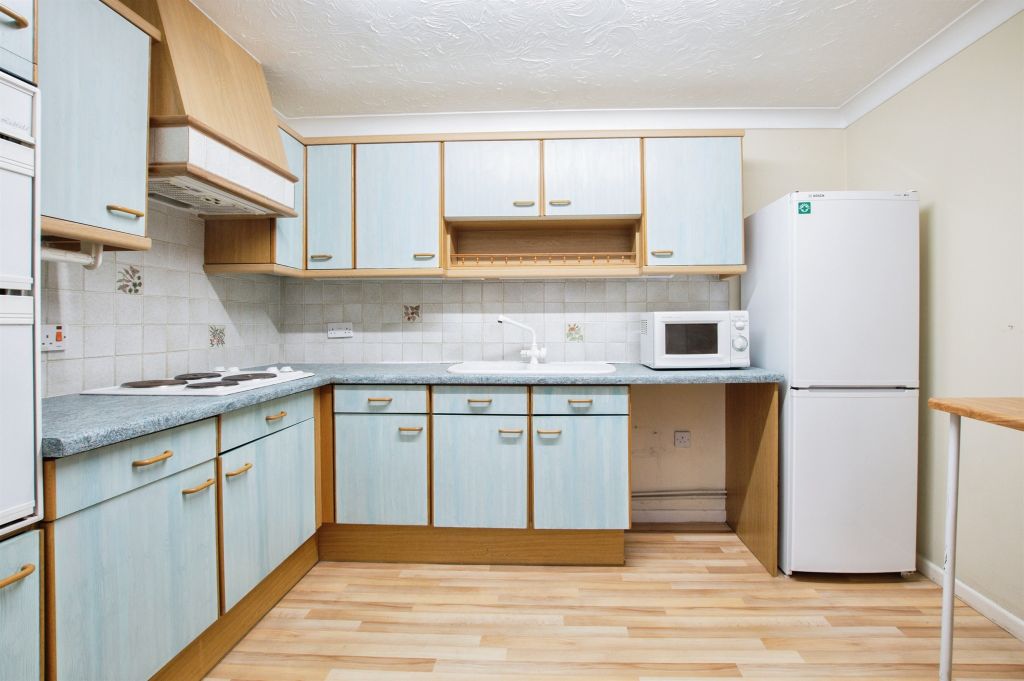 Property photo 2 of 17