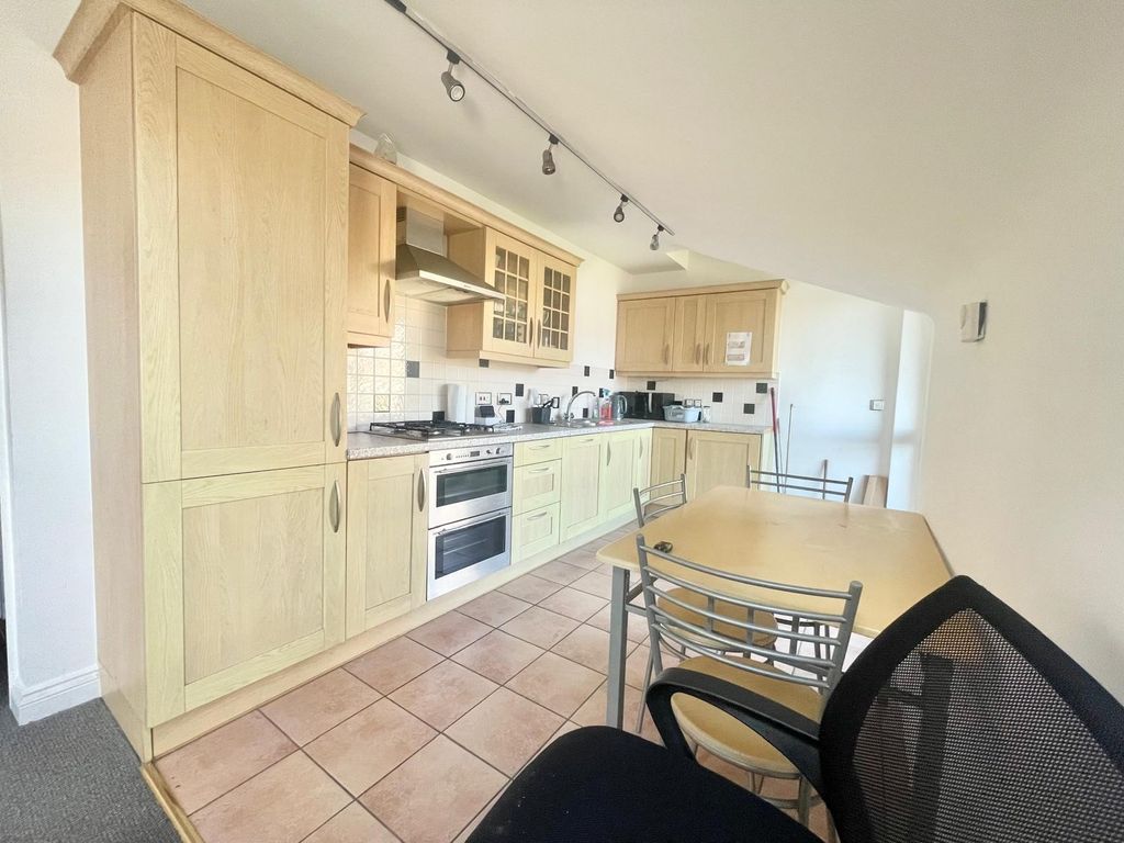 Property photo 1 of 8 Bedroom 1