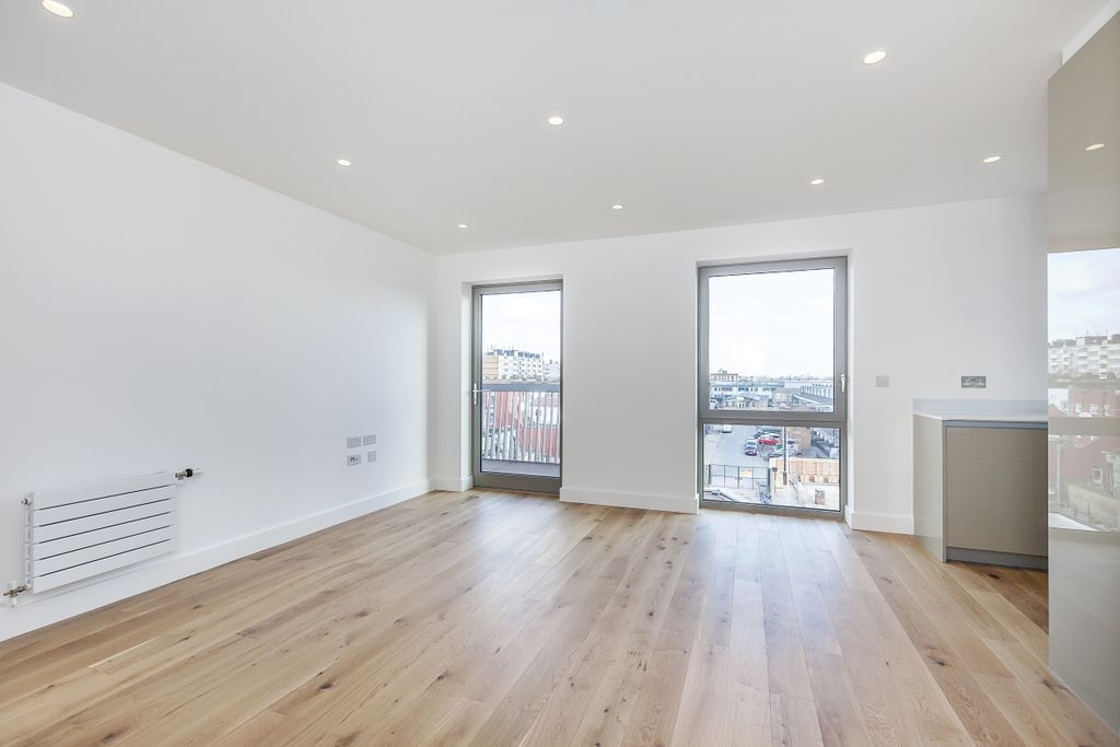 Property photo 2 of 6 21-1-Bywell-Place...