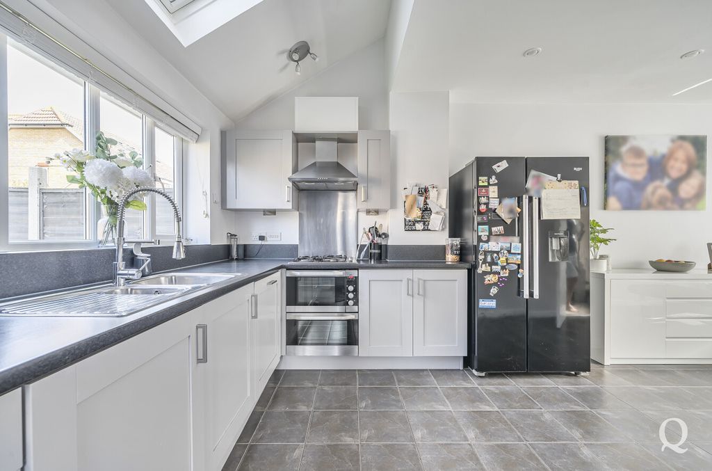 Property photo 3 of 27 Db0954A7-Aa04-4F2...