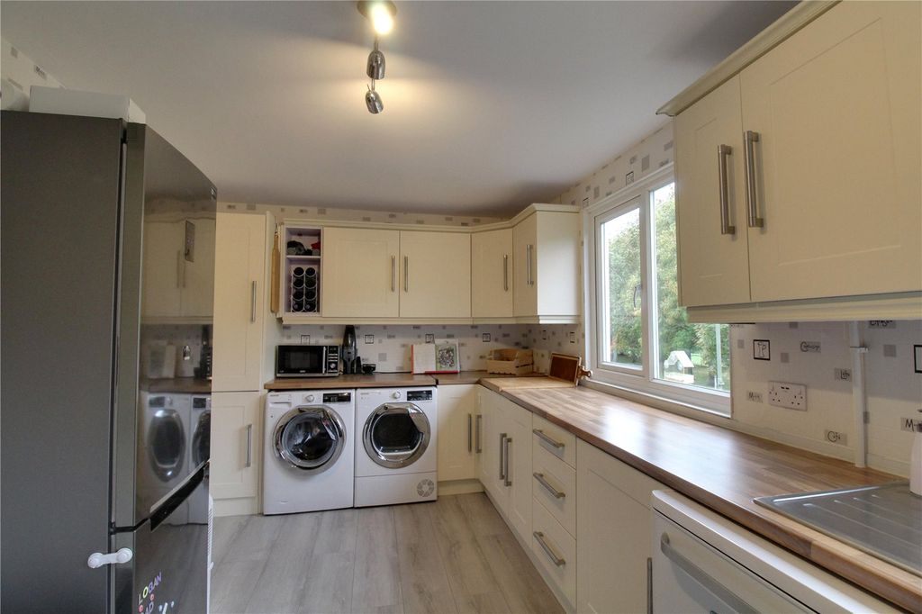 Property photo 3 of 14 3