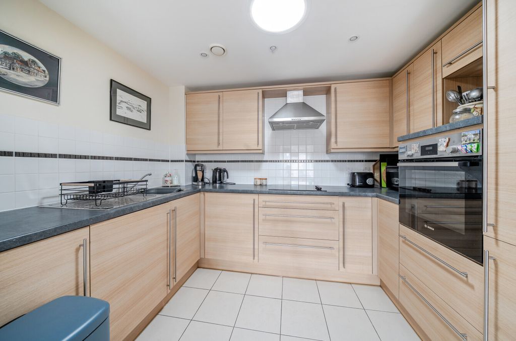 Property photo 3 of 9 1508860-27-1A0154...