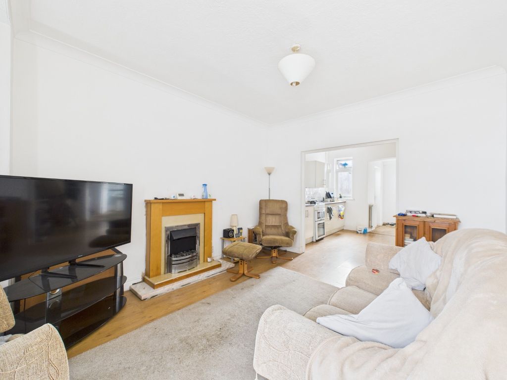 Property photo 2 of 10 4458006