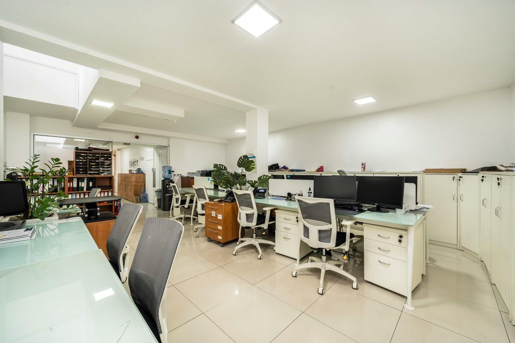 Property photo 3 of 9 7072 Great Suffolk Street Office 5 Copy.Jpg