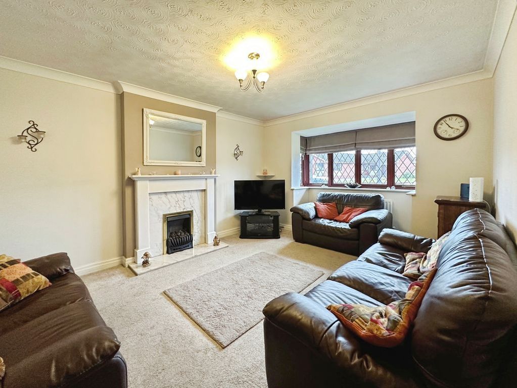 Property photo 2 of 17 Photo 4