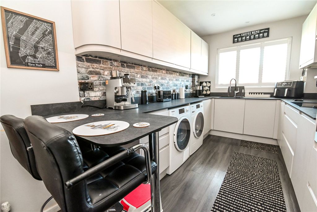 Property photo 3 of 15 Kitchen