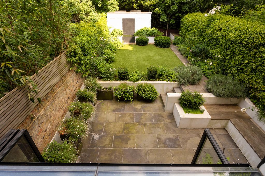 Property photo 3 of 17 Image