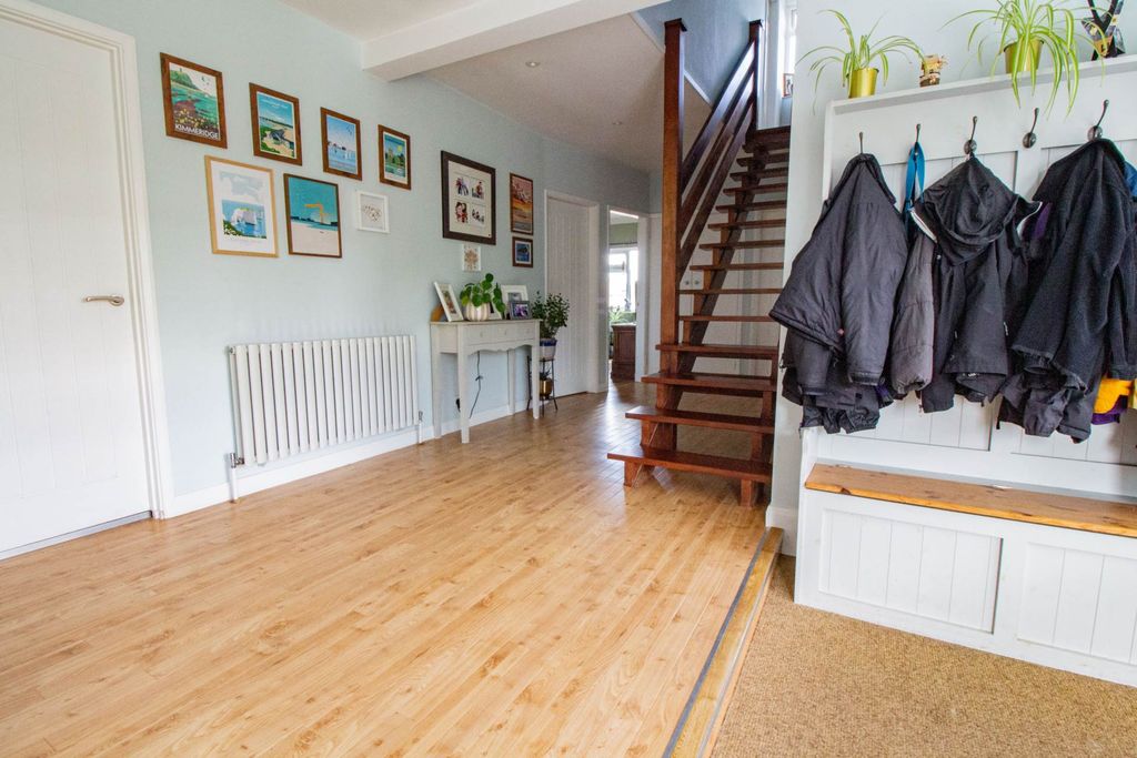 Property photo 3 of 34