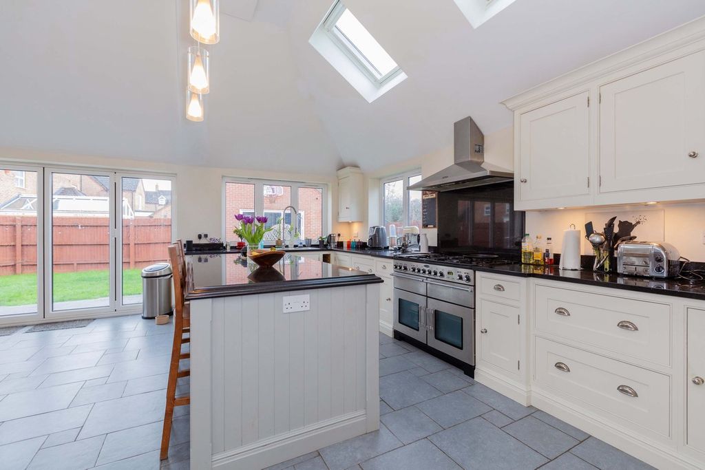 Property photo 3 of 26