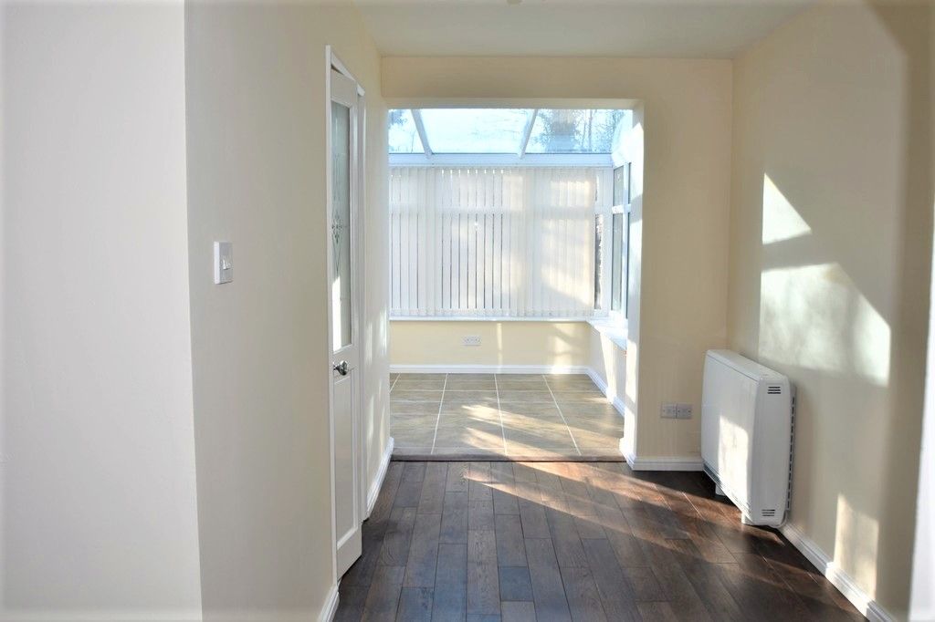 Property photo 3 of 9 Photo 03