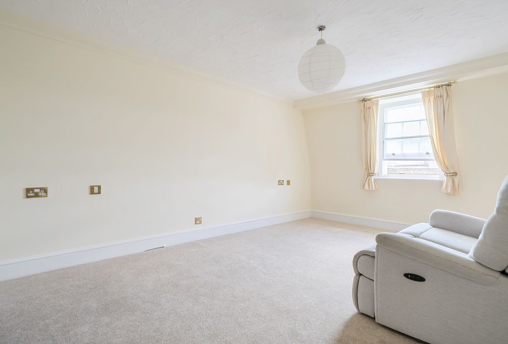 Property photo 3 of 10 1314559-11-68597B...