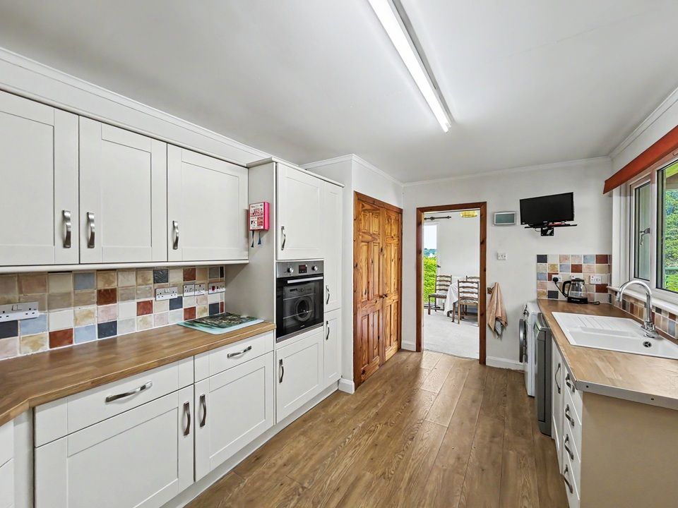 Property photo 3 of 34