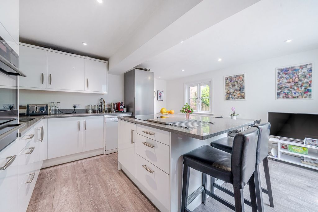 Property photo 2 of 19 Kitchen / Dining Room